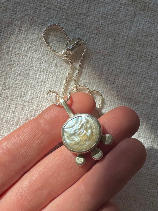 Freshwater Pearl ~ Pendant Necklace ~ Silver