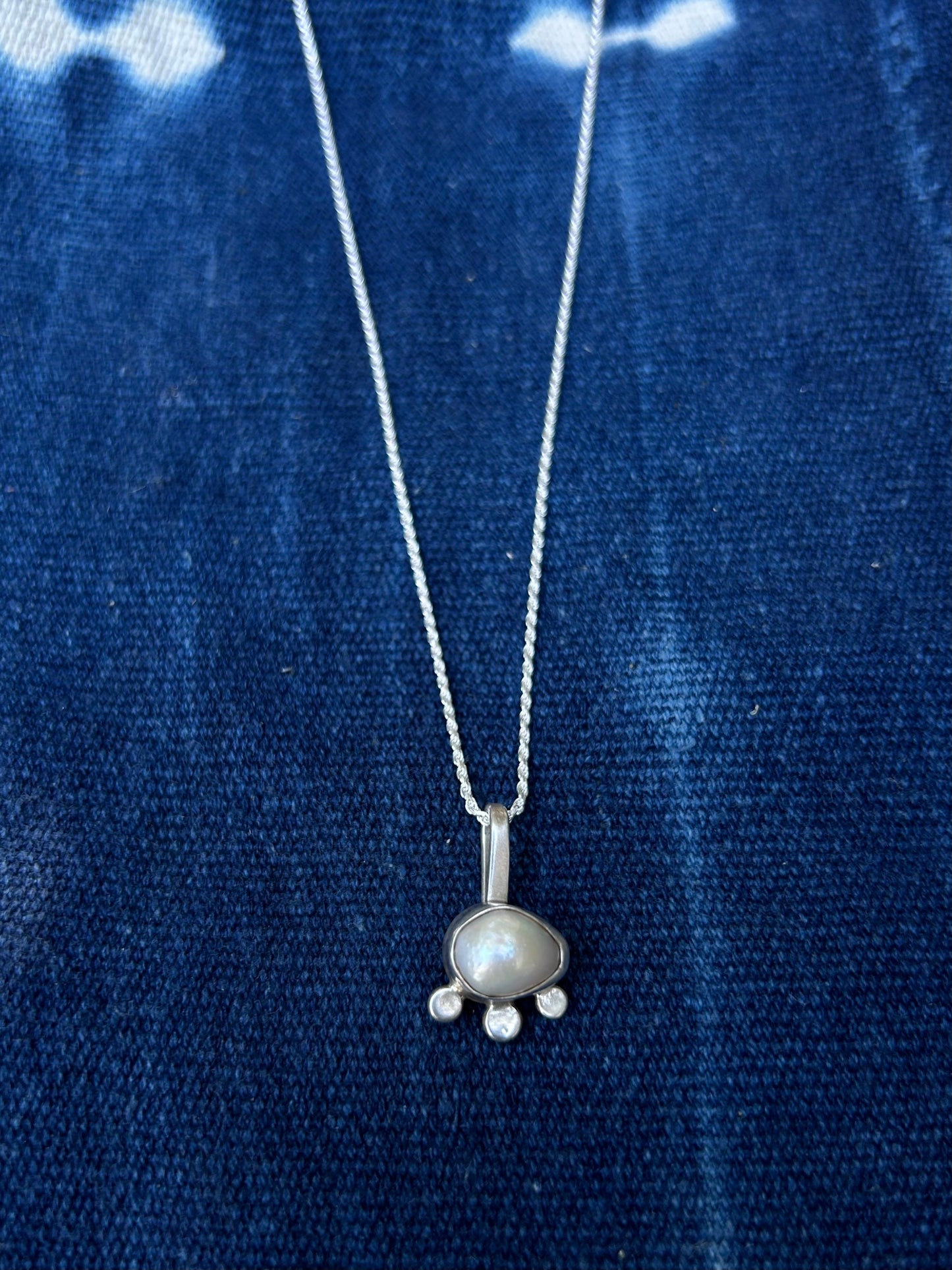 Freshwater Pearl ~ Pendant Necklace ~ Silver