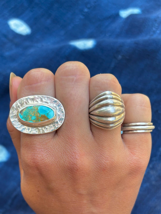 Thunderbird Turquoise Hammered Orb Ring ~ 8-8.5, Silver